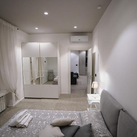 De Luca 6 Apartments Salerno Luaran gambar
