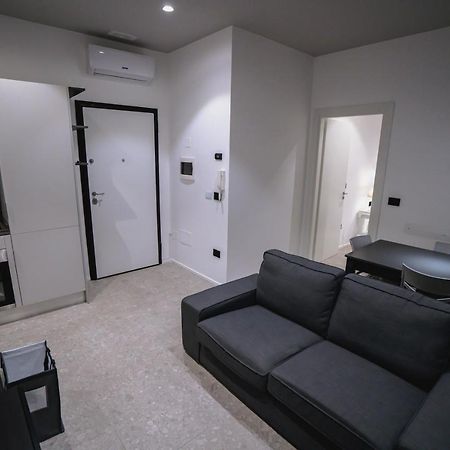 De Luca 6 Apartments Salerno Luaran gambar
