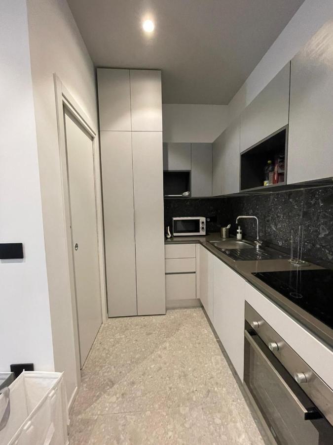 De Luca 6 Apartments Salerno Luaran gambar