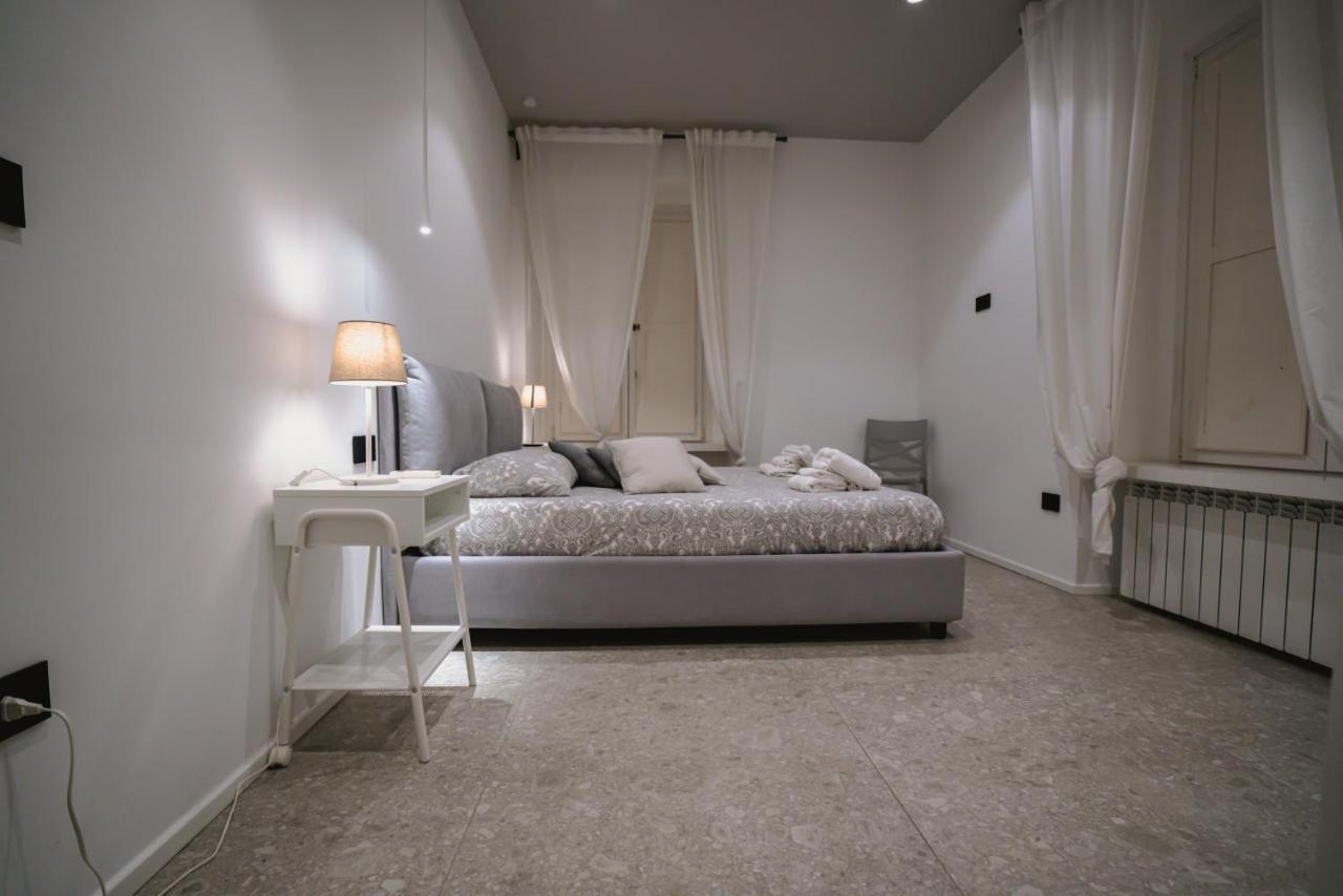 De Luca 6 Apartments Salerno Luaran gambar