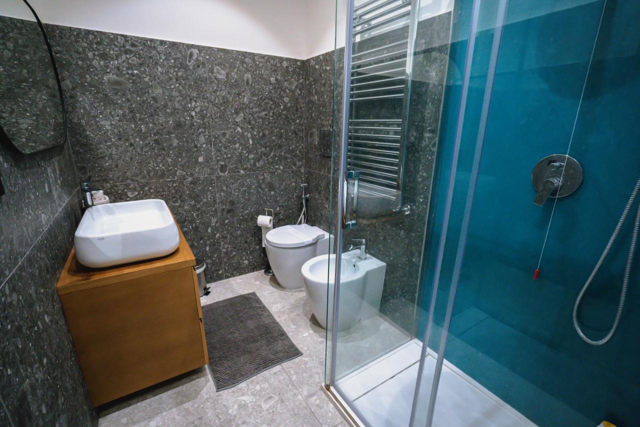 De Luca 6 Apartments Salerno Luaran gambar