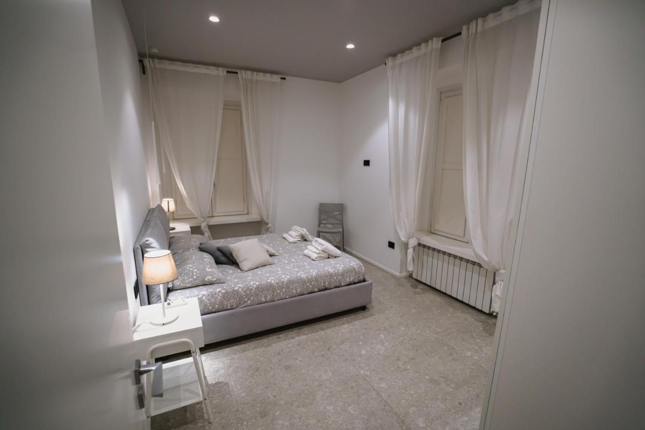 De Luca 6 Apartments Salerno Luaran gambar