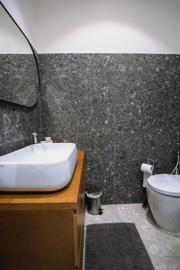 De Luca 6 Apartments Salerno Luaran gambar