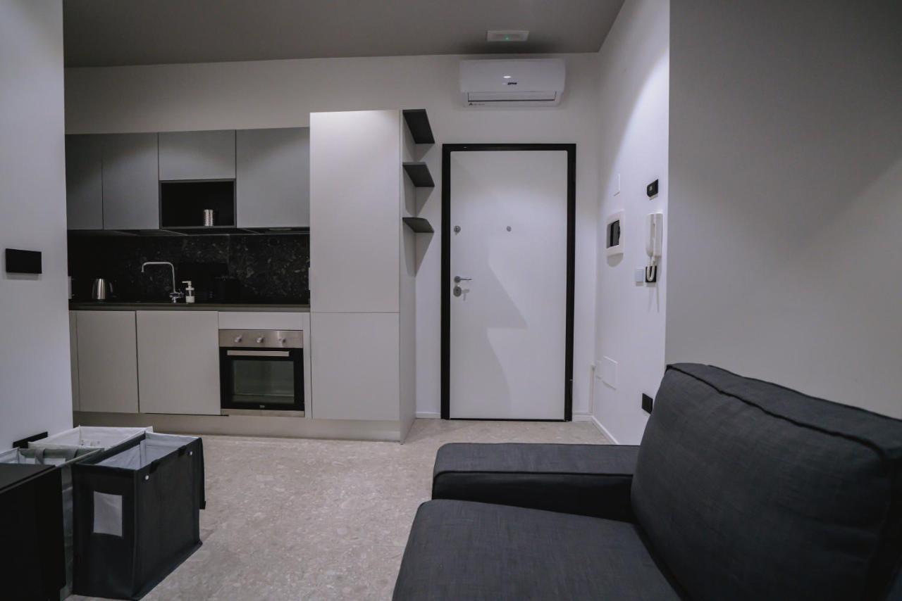 De Luca 6 Apartments Salerno Luaran gambar
