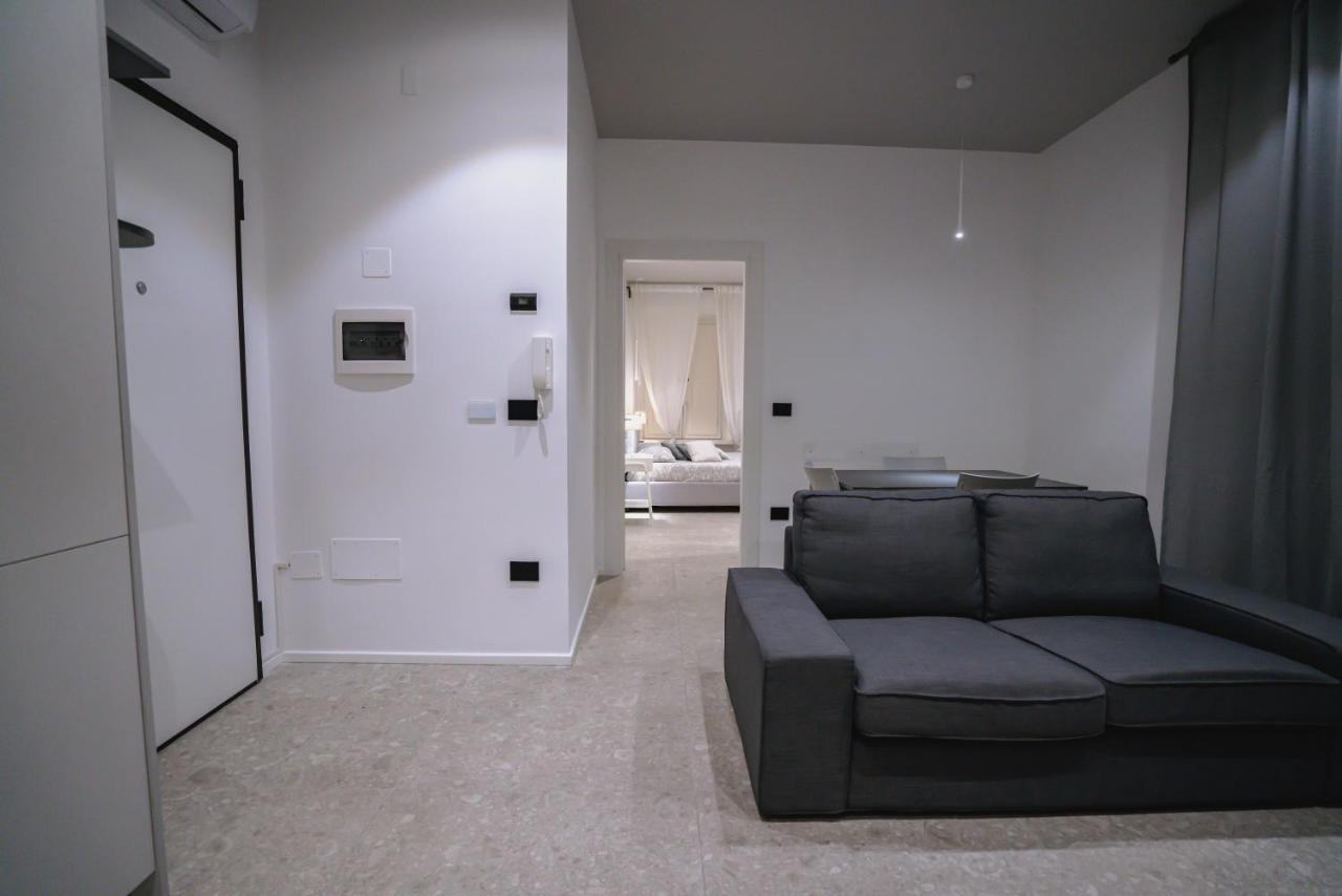 De Luca 6 Apartments Salerno Luaran gambar