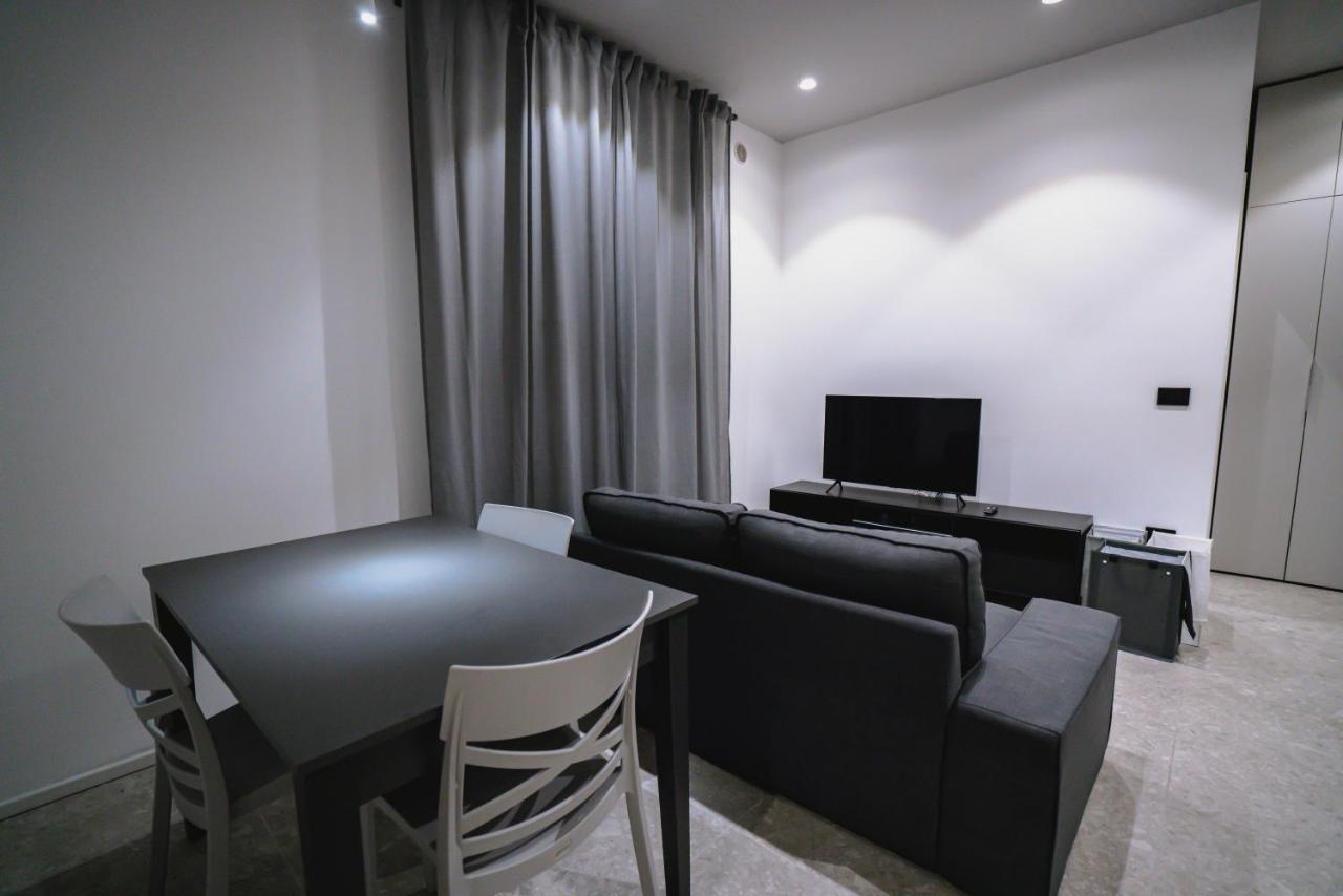 De Luca 6 Apartments Salerno Luaran gambar