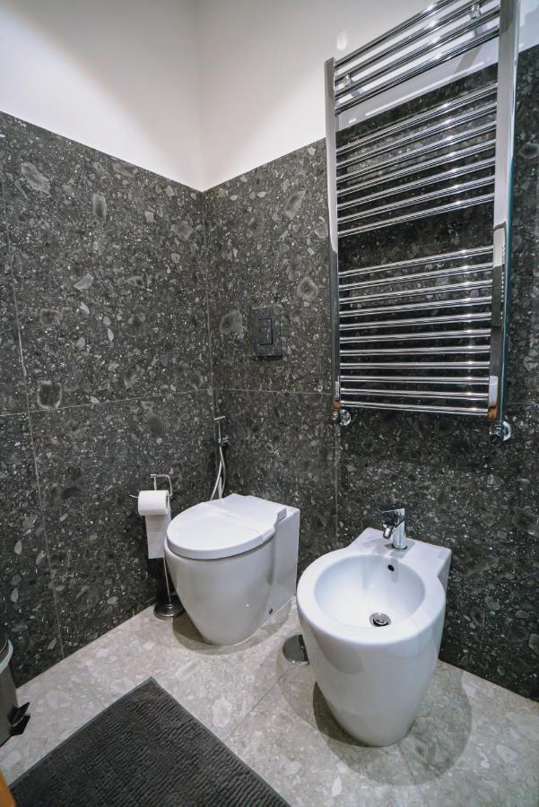 De Luca 6 Apartments Salerno Luaran gambar
